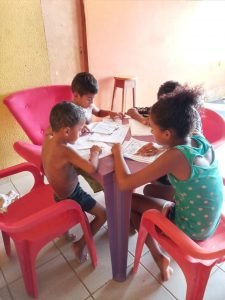 Efeitos da pandemia na vida de famílias de baixa renda: apontamentos preliminares